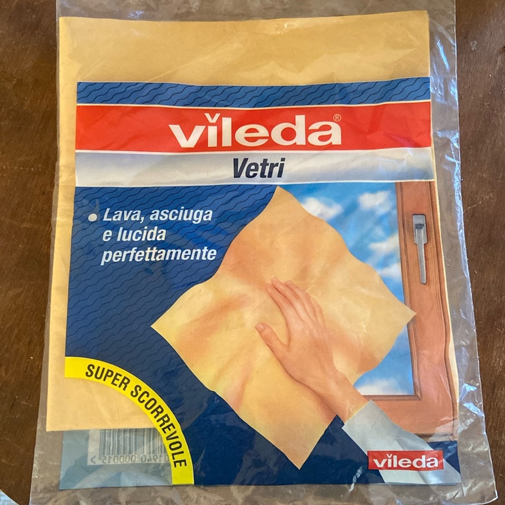 🌸Vileda Glass Cleaning Cloth without leaving streak and lint pack of 1
